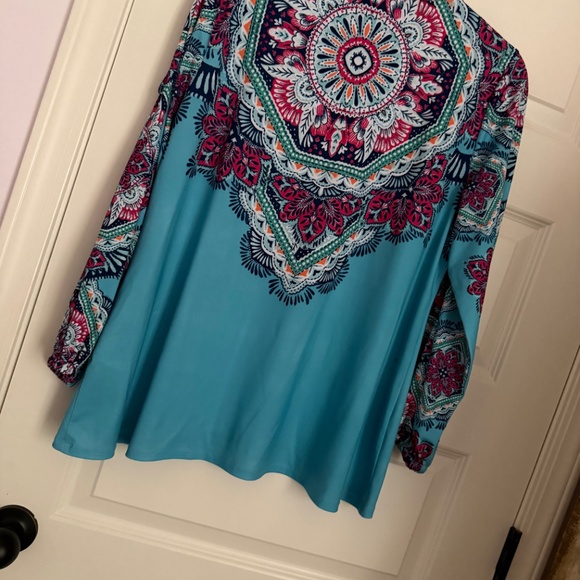 Cold Shoulder, Long Sleeve, Sz Petite Large, EUC - Picture 3 of 4
